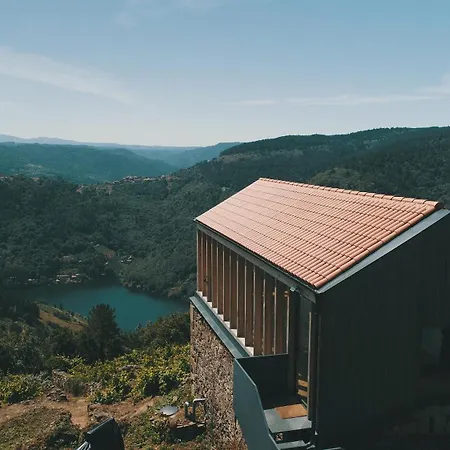 Geodesic Domes With Views In Ribeira Sacra Pincelo