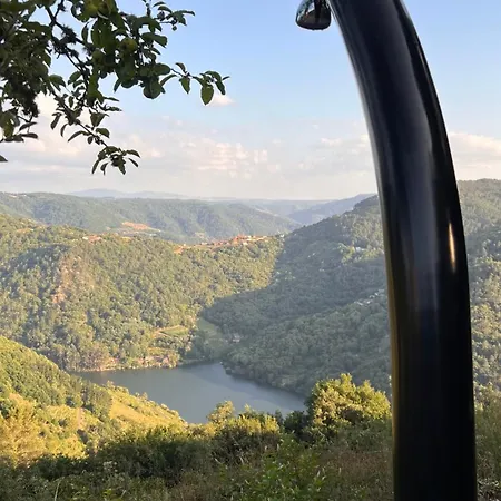 Geodesic Domes With Views In Ribeira Sacra Pincelo
