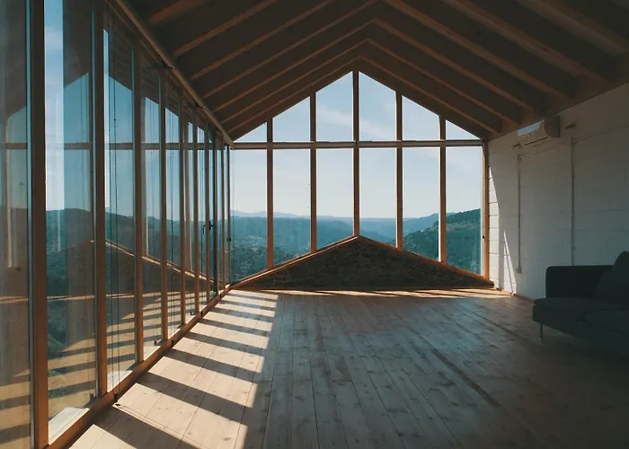 Geodesic Domes With Views In Ribeira Sacra Pincelo