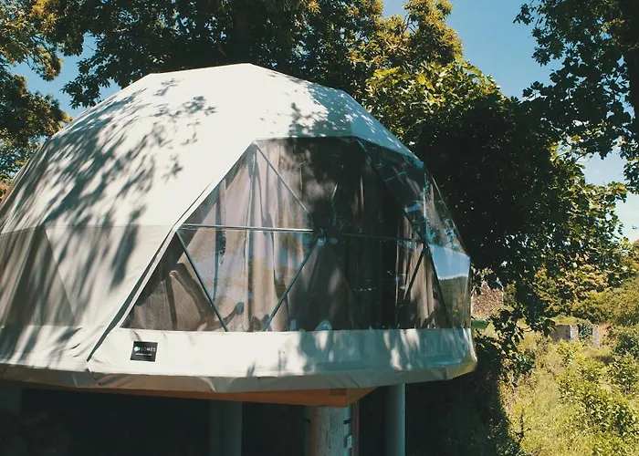 Geodesic Domes With Views In Ribeira Sacra Tente de luxe Pincelo