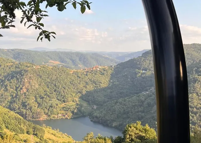 Geodesic Domes With Views In Ribeira Sacra Pincelo